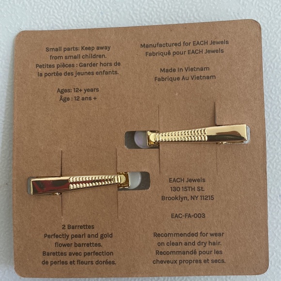 Each Jewels Daisy Barrettes Set of Two - Picture 2 of 3